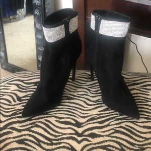 Wild rose rhinestone booties Sz 6